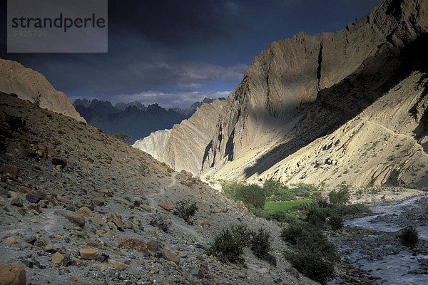 Tal bei Wanla  Zanskar  Ladakh  Jammu und Kaschmir  Nordindien  Indien  Himalaya  Asien