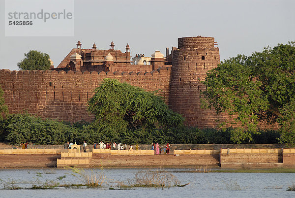 Festungsmauer  Fort Pokaran  Pokaran  Rajasthan  Nordindien  Indien  Asien