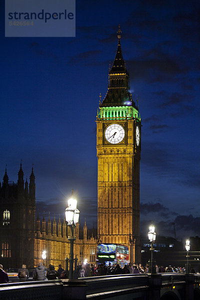 Big Ben und Westminster Bridge  Dämmerung  London  England  Großbritannien  Europa