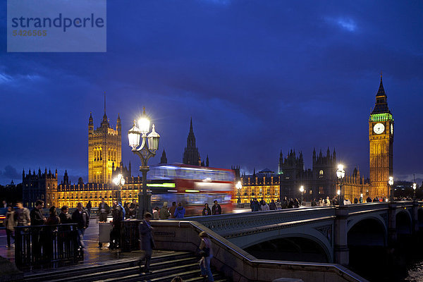 Europa Großbritannien London Hauptstadt groß großes großer große großen Big Ben Abenddämmerung England Houses of Parliament
