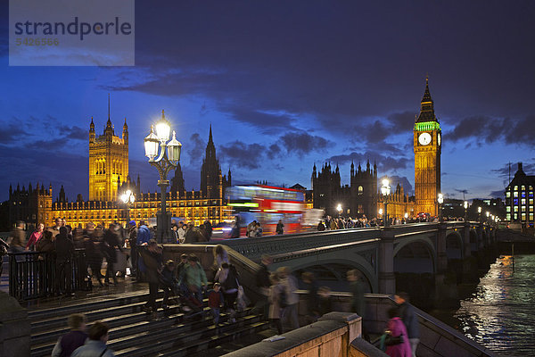 Europa Großbritannien London Hauptstadt groß großes großer große großen Big Ben Abenddämmerung England Houses of Parliament