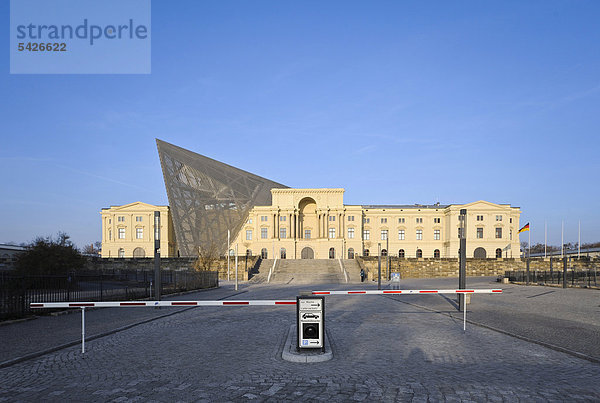 Arsenalhauptgebäude des MHM  Militärhistorisches Museum Dresden  Sachsen  Deutschland  Europa  ÖffentlicherGrund