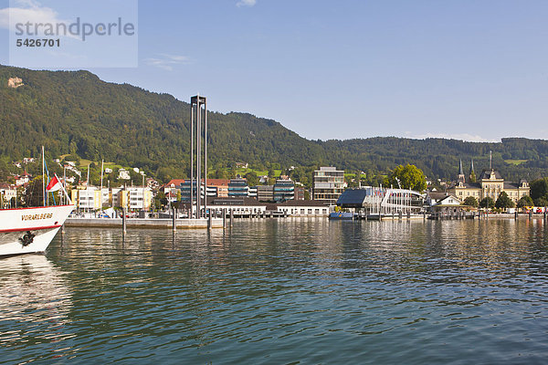 Ausflugsschiff bei der Einfahrt in den Hafen  Schiffe  Bregenz  Bodensee  Vorarlberg  Österreich  Europa