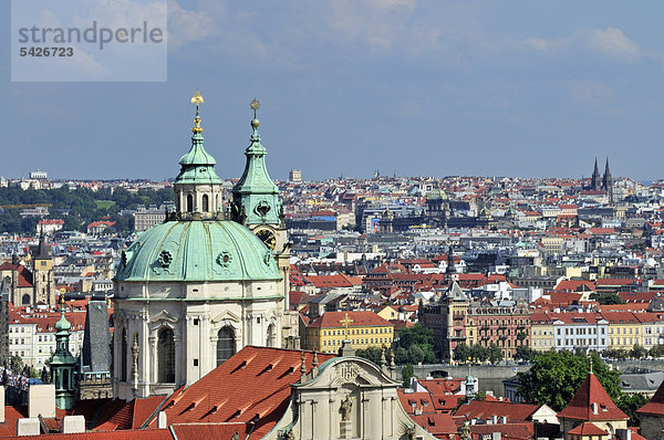 Prag Hauptstadt Panorama Europa Geschichte Tschechische Republik Tschechien Ansicht UNESCO-Welterbe Böhmen