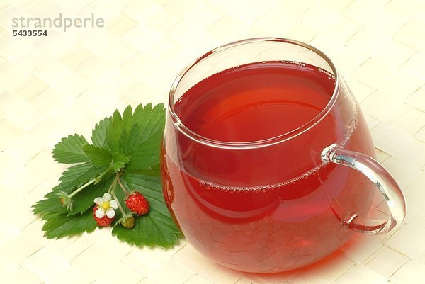 Gesundheitspflege Produktion ungestüm Erdbeere Tee