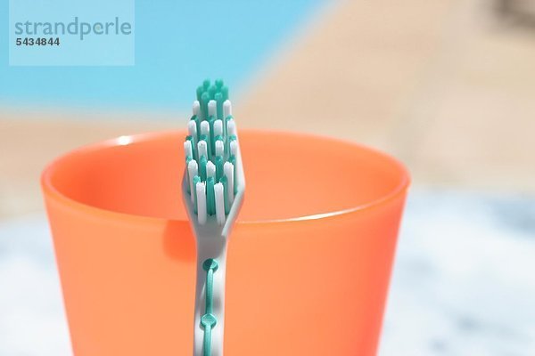 Becher Zahnbürste Marmor Tisch