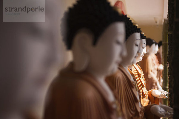 Buddhistische Statuen