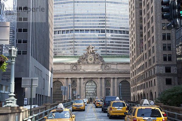 Taxis vor dem Grand Central Station  New York City