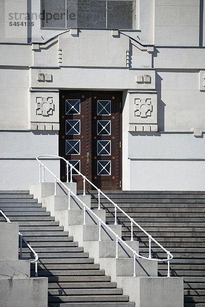 Eingang zur Dr-Karl-Leuger-Gedächtniskirche  Wien  Österreich