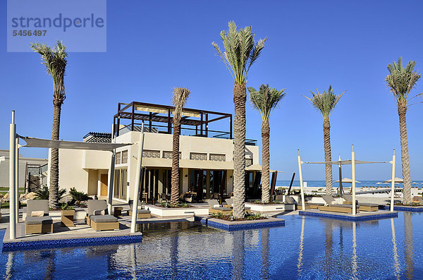 Abu Dhabi Hauptstadt Vereinigte Arabische Emirate VAE Hotel Insel Schwimmbad Halbinsel Asien Hyatt