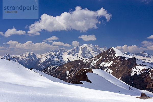 Gipfel von Marmolata und Monte Pore  Blick vom Passo Giau  Dolomiten  Italien  Europa