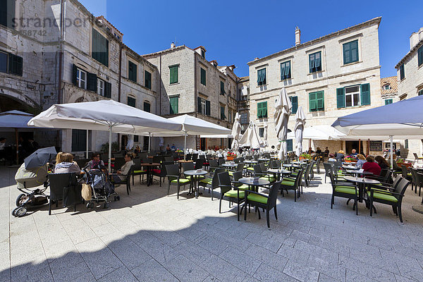 Restaurantterrassen  Altstadt von Dubrovnik  Mitteldalmatien  Dalmatien  Adriaküste  Kroatien  Europa  ÖffentlicherGrund