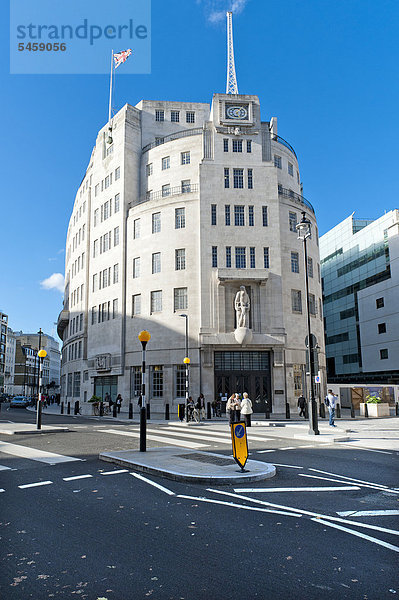 Gebäude der British Broadcasting Corporation BBC  Portland Place  London  England  Großbritannien  Europa