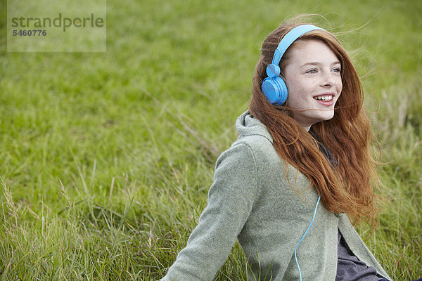 Jugendlicher  zuhören  Kopfhörer  Mädchen
