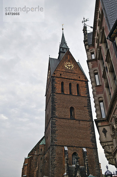 Blick auf Marktkirche  gotischer Backsteinbau  erbaut 1349-1359  Hannover  Niedersachsen  Deutschland  Europa
