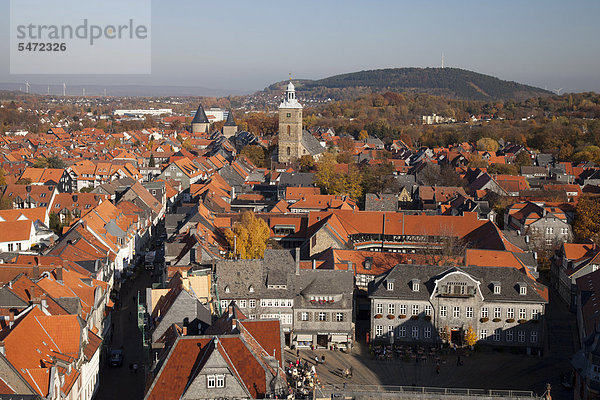 Ausblick vom Turm der Marktkirche  Goslar  UNESCO-Weltkulturerbestätte  Harz  Niedersachsen  Deutschland  Europa