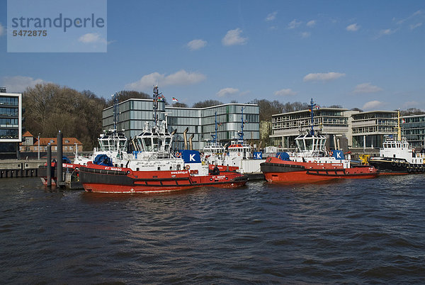 Hafenschlepper im Hamburger Hafen  Elbe  Hamburg  Deutschland  Europa