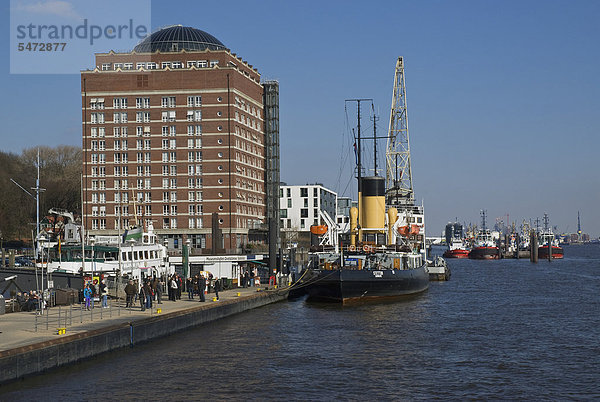 Dampfschiff Stettin  technisches Kulturdenkmal  Museumshafen Övelgönne  Elbe  Hamburg  Deutschland  Europa