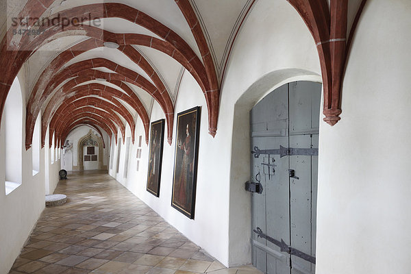 Kreuzgang  Kloster Seeon  Chiemgau  Oberbayern  Bayern  Deutschland  Europa