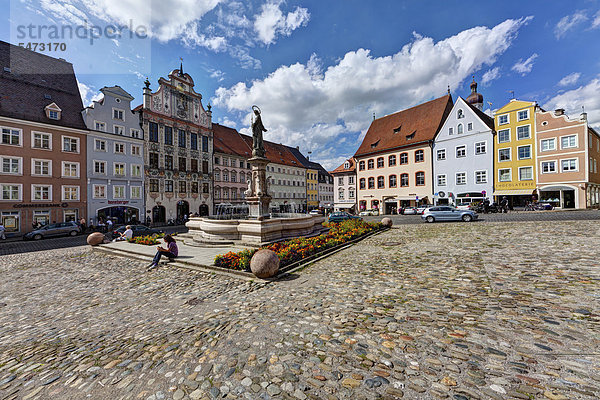 Hauptplatz  Marienbrunnen  Rathaus  Landsberg am Lech  Bayern  Deutschland  Europa