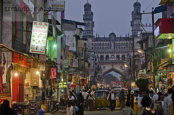 Belebter Basar  am Charminar  Hyderabad  Andhra Pradesh  Südindien  Indien  Asien