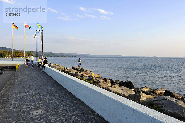 Kai am Hafen von Bolsena am Lago di Bolsena  Latium  Italien  Europa