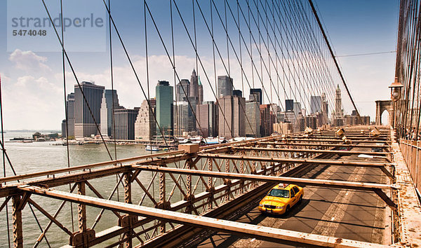 Gelbes Taxi cab Grenzübergang Manhattan Bridge  Manhattan  New York  USA