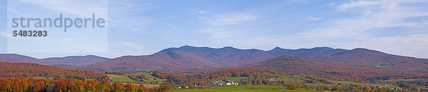 Herbstpanorama  Stowe Mountain Range  Stowe  Vermont  USA