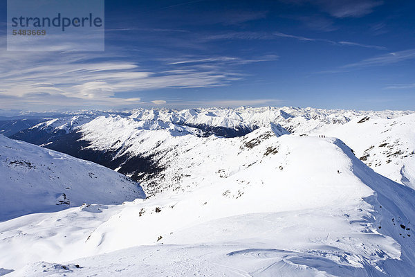 Blick vom Hörtlahner oberhalb von Durnholz  Sarntal  hinten die Hohe Scheibe und das Sarntal mit dessen Gebirge  Südtirol  Italien  Europa