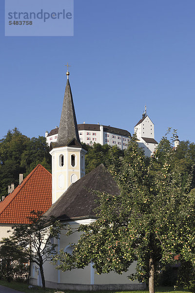 Rastkapelle  Kapelle zur Schmerzhaften Rast Jesu Christi  Schloss Hohenaschau  Aschau im Chiemgau  Oberbayern  Bayern  Deutschland  Europa  ÖffentlicherGrund