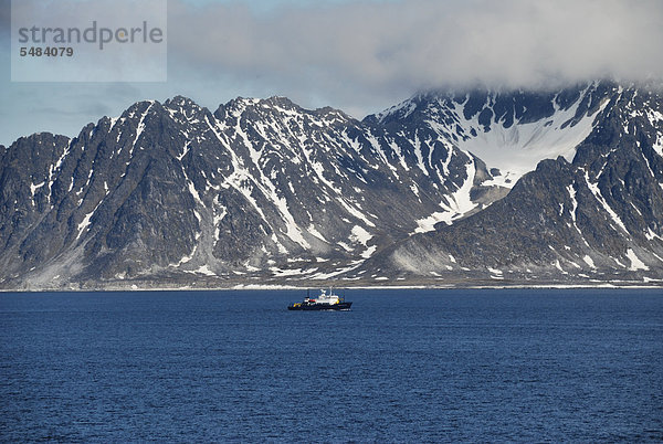 Magdalenefjorden Fjord  Gletscher  Spitzbergen  Svalbard  Norwegen  Europa