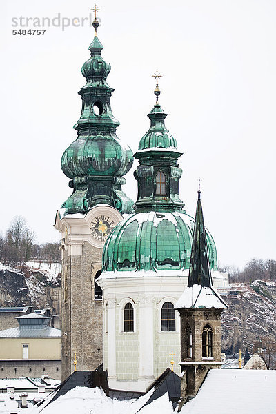 Türme der Kollegienkirche und der Franziskanerkirche  Salzburg  Österreich  Europa