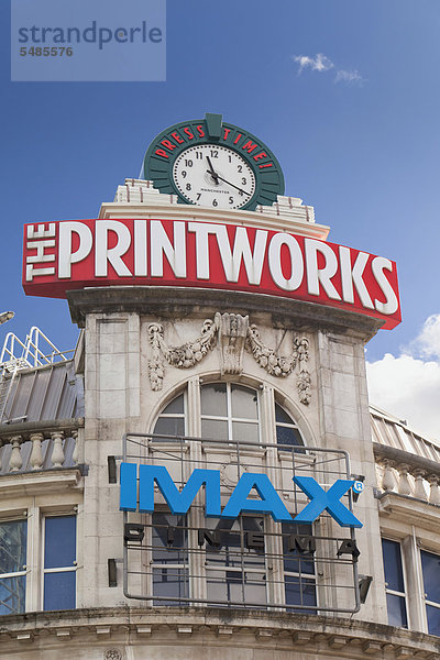 Printworks Freizeitzentrum  Freizeit-Komplex  Uhr  Manchester  England  Großbritannien  Europa