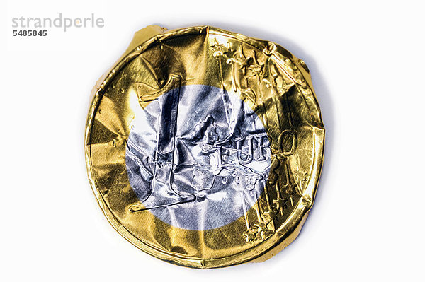Zerknitterter Euro aus Folie  Symbolbild Eurokrise