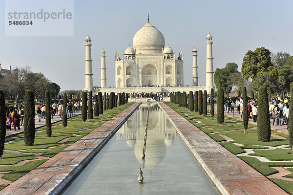 Taj Mahal Grabmal  UNESCO-Weltkulturerbe  Agra  Uttar Pradesh  Indien  Asien