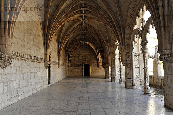 Kreuzgang  Hieronymus-Kloster  Mosteiro dos Jeronimos  Baubeginn 1501  UNESCO Weltkulturerbe  Spätgotik  Manuelinik  Belem  Lissabon  Portugal  Europa