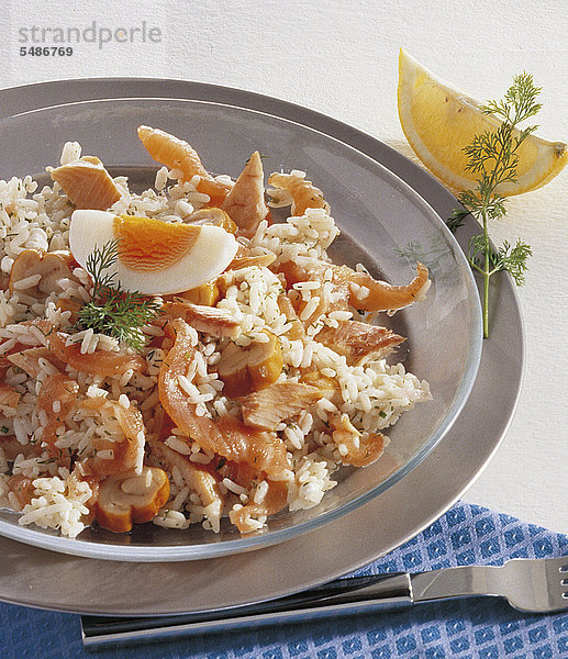 Reissalat mit Räucherfisch  Norwegen  Rezept gegen Gebühr erhältlich