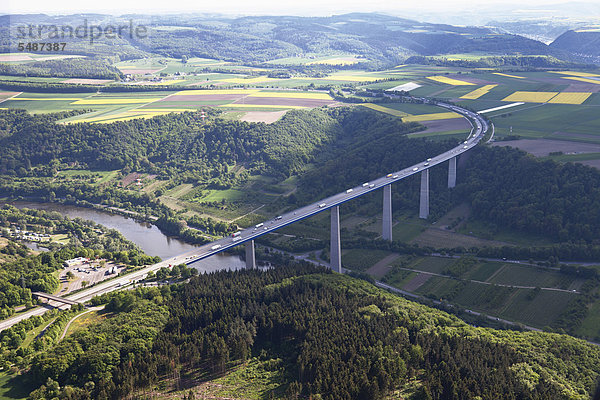 Luftbild  Autobahnbrücke A61  Moseltalbrücke A61  zwischen Winningen und Dieblich  Rheinland-Pfalz  Deutschland  Europa
