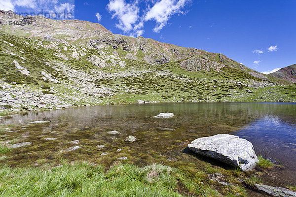 See unterhalb des Hochwartgipfels  beim Aufstieg zum Ultner Hochwart  hinten  im Ultental  Ulten  Südtirol  Italien  Europa
