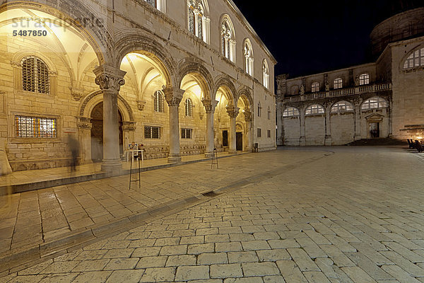 Arkaden des Rektorenpalastes  Altstadt von Dubrovnik  Unesco Weltkulturerbe  Mitteldalmatien  Dalmatien  Adriaküste  Kroatien  Europa  ÖffentlicherGrund