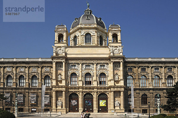 Mittelteil mit Kuppelbau  Naturhistorisches Museum  1889 eröffnet  Maria-Theresien-Platz  Wien  Österreich  Europa