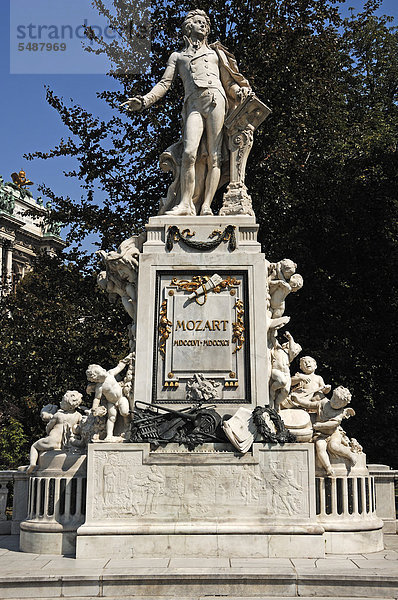 Denkmal von Wolfgang Amadeus Mozart im Burggarten  Wien  Österreich  Europa