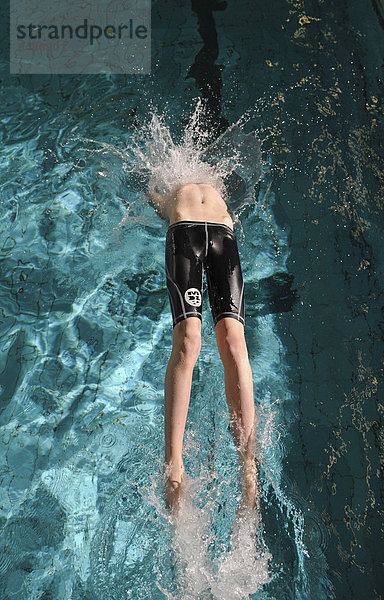 Rückenschwimmen Junge - Person Start Schwimmbad 10-13 Jahre 10 bis 13 Jahre Schwimmer