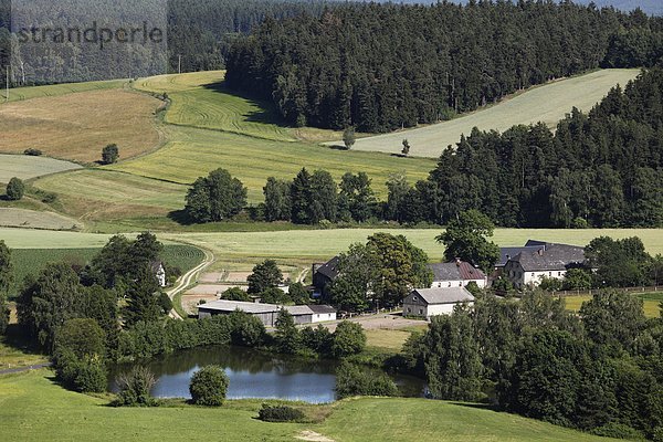 Deutschland  Bayern  Franken  Oberfranken  Blick auf die Landschaft bei Thierstein