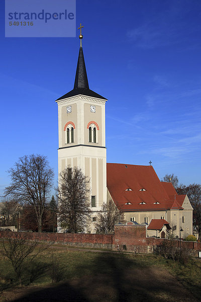Kirche von Naustadt  Klipphausen  Linkselbische Täler  Sachsen  Deutschland  Europa