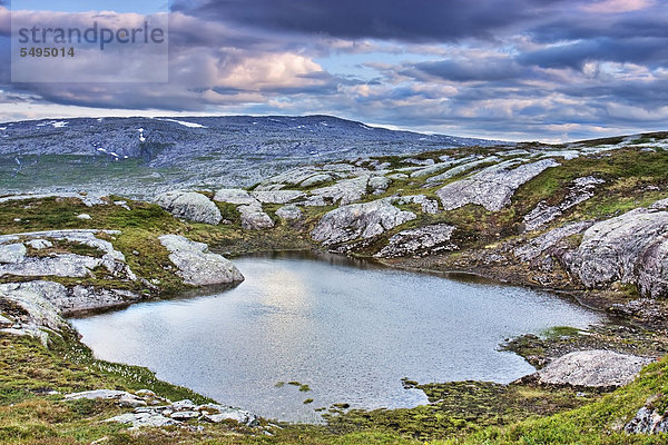 Lagune in der Nähe vom Eldbekkskardvatnet-See  Blåfjella-Skjækerfjella-Nationalpark  Nord-Trøndelag  Trondelag  Norwegen  Skandinavien  Europa