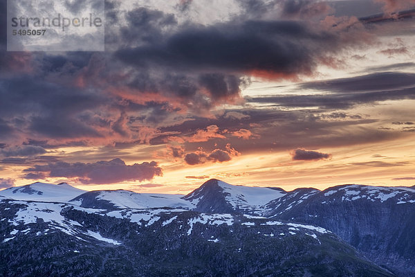 Berge über Blakkådal  Blakkadal Tal  Saltfjellet-Svartisen-Nationalpark  Provinz Nordland  Norwegen  Skandinavien  Europa