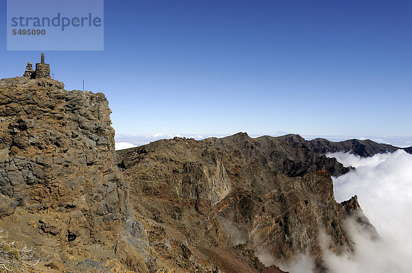 Gipfel des Pico Fuente Nueva über dem Wolkenmeer im Nationalpark Caldera de Taburiente  La Palma  Kanarische Inseln  Kanaren  Spanien  Europa  ÖffentlicherGrund