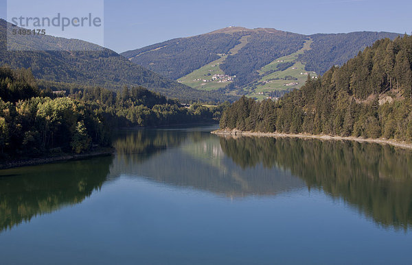 Lago di Valdaora  Pustertal  Südtirol  Italien  Europa