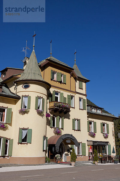 Hotel Baur al Lago  Lago di Dobbiaco  Dolomiten  Südtirol  Italien  Europa